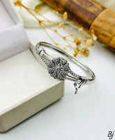 Fancy Beautiful Flower Design Micro Zircon Work Hand Cuffs For Her😍