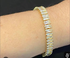 Fancy Beautiful Gold Plated Zircon Tapper Bracelet For Her😍