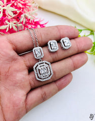Fancy Beautiful Delicate Design Cut Zircon Work Locket Set For Her😍😍😍