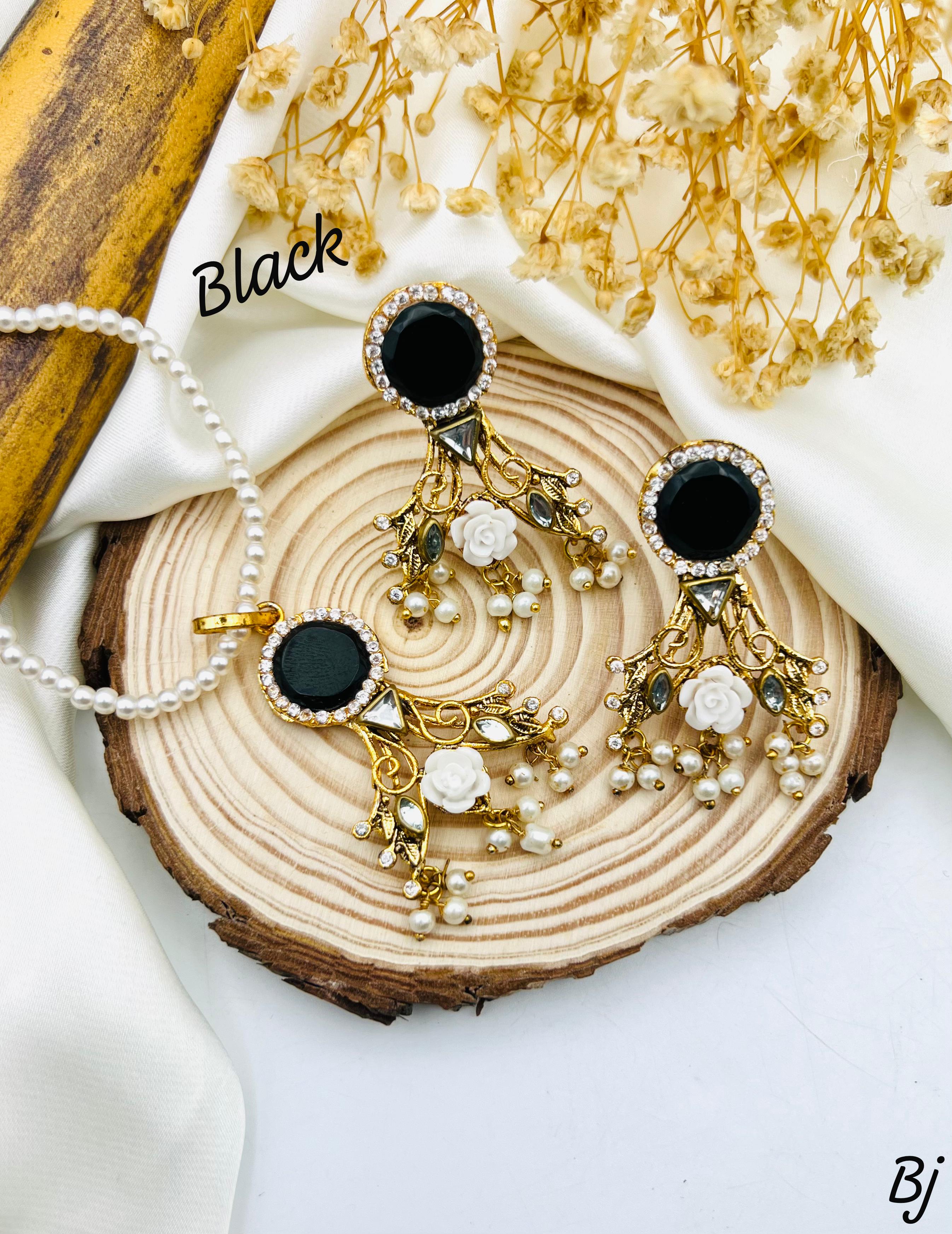 Fancy Beautiful Egyption Style Zircon Locket Set With Mala For Her😍