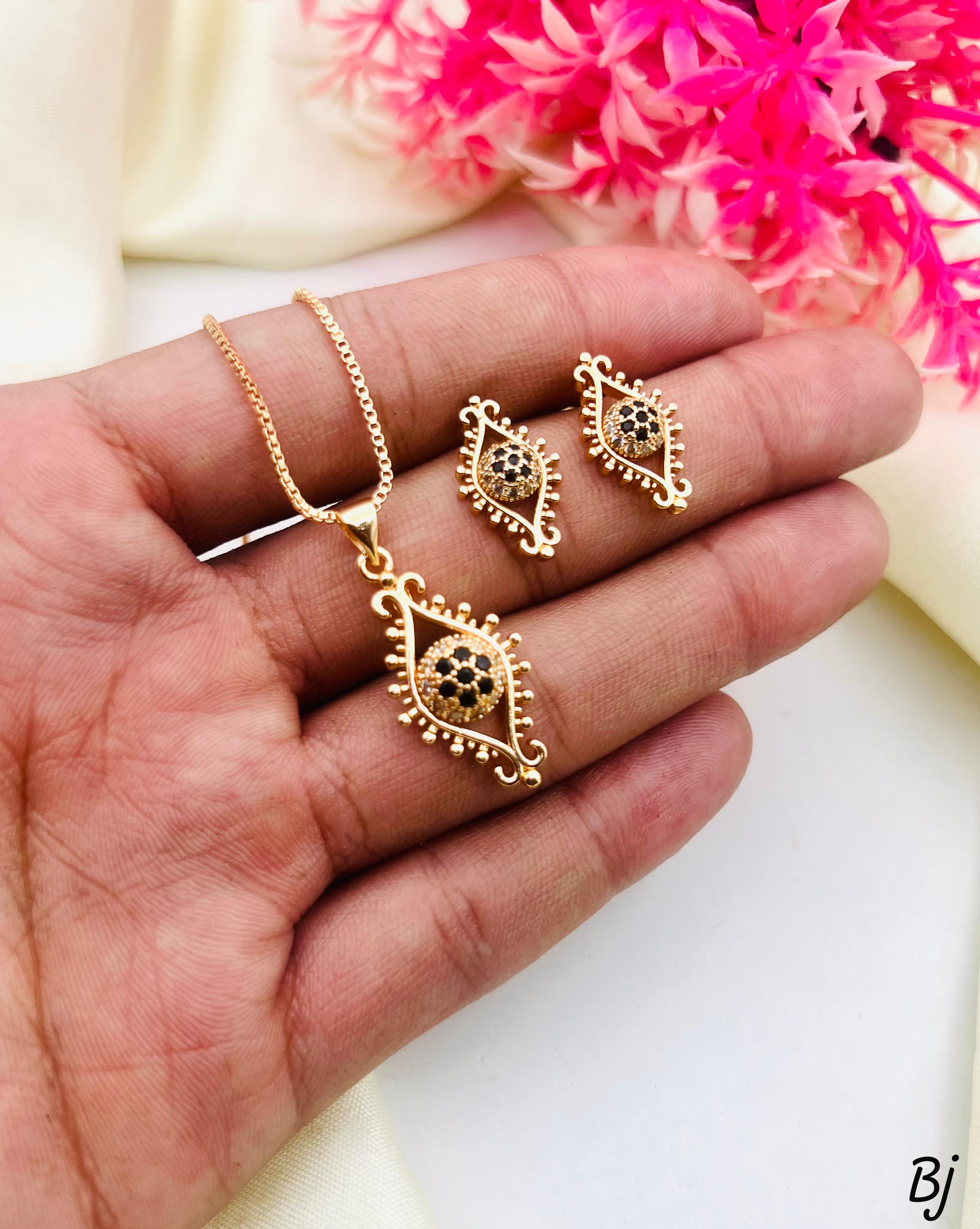 Fancy Beautiful Gold Plated Micro Zircon Locket Set For Her😍😍