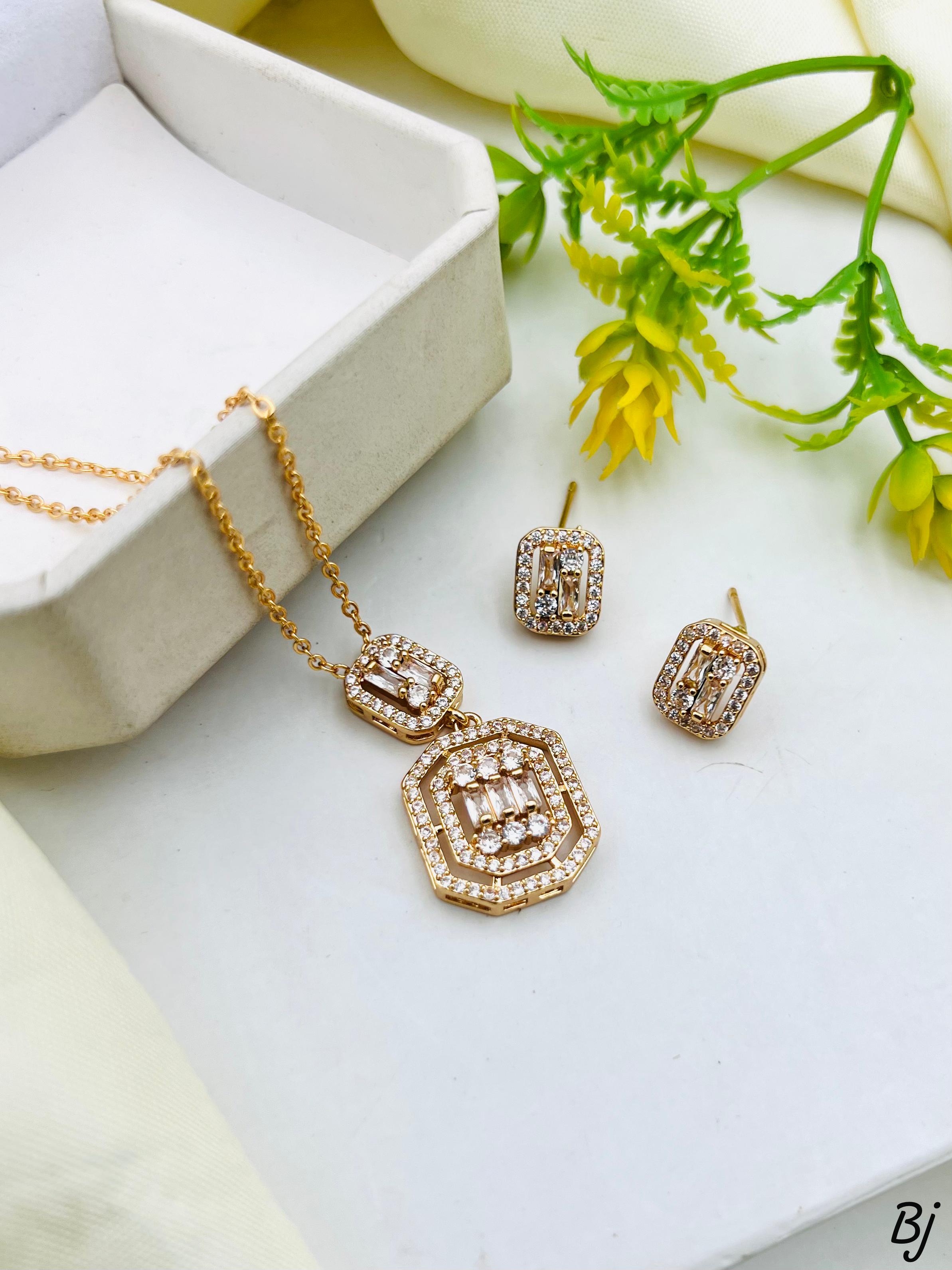 Fancy Beautiful Delicate Design Cut Zircon Work Locket Set For Her😍😍😍
