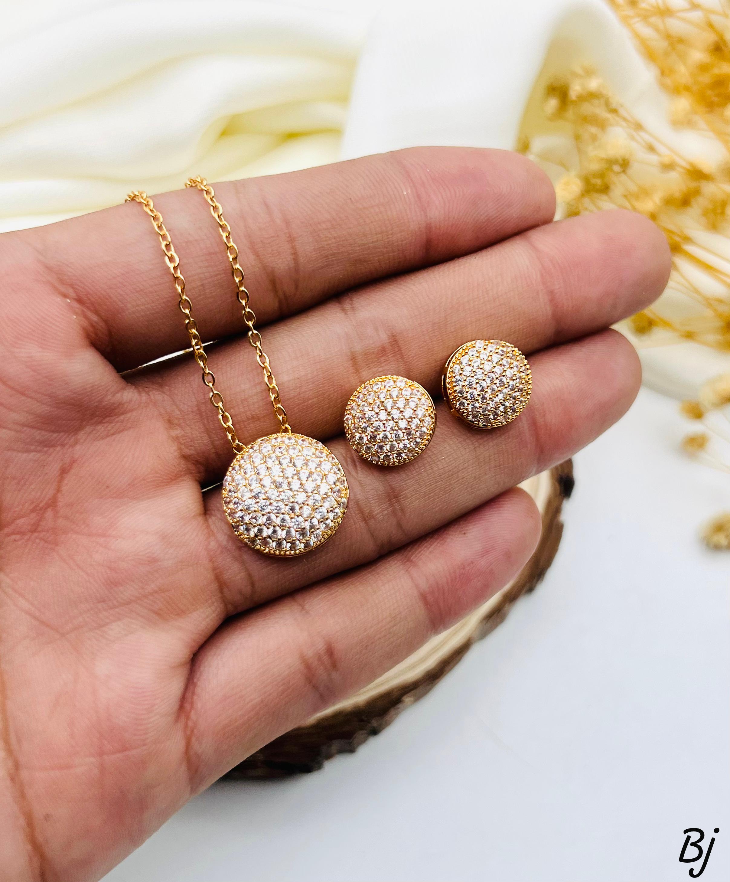 Fancy Beautiful Design Zircon Work Locket Set For Her😍😍