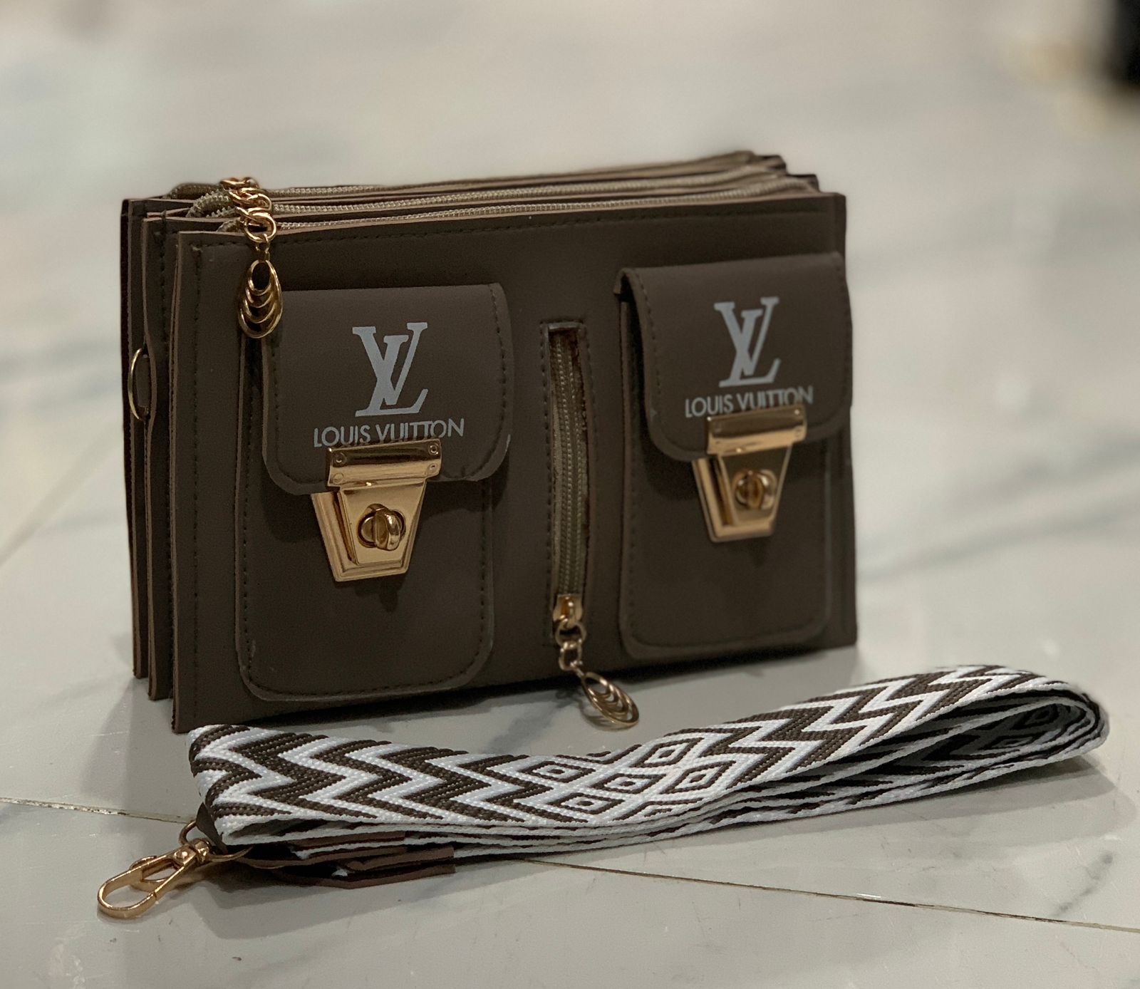 Lv 2 pocket side cross body